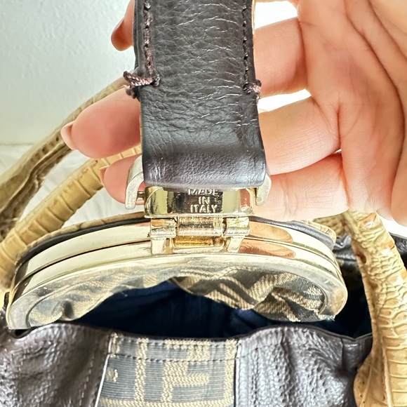 🛑SOLD🛑Fendi monogram spy bag - Picture 8 of 12